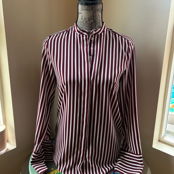 LAST PRICE 🍒🤍H&M button front shirt ✨ - Picture 2 of 8